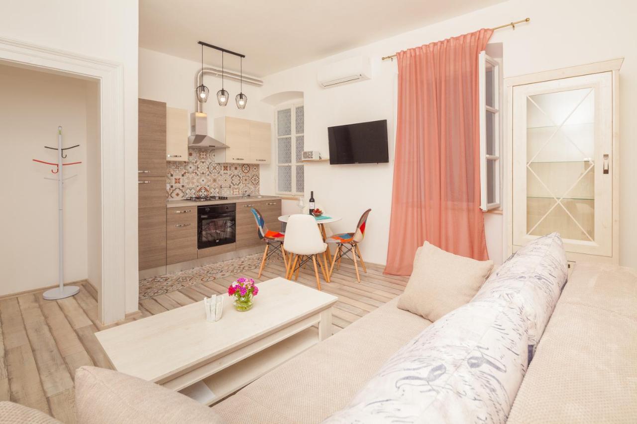 Main Square Apartment Pula Extérieur photo
